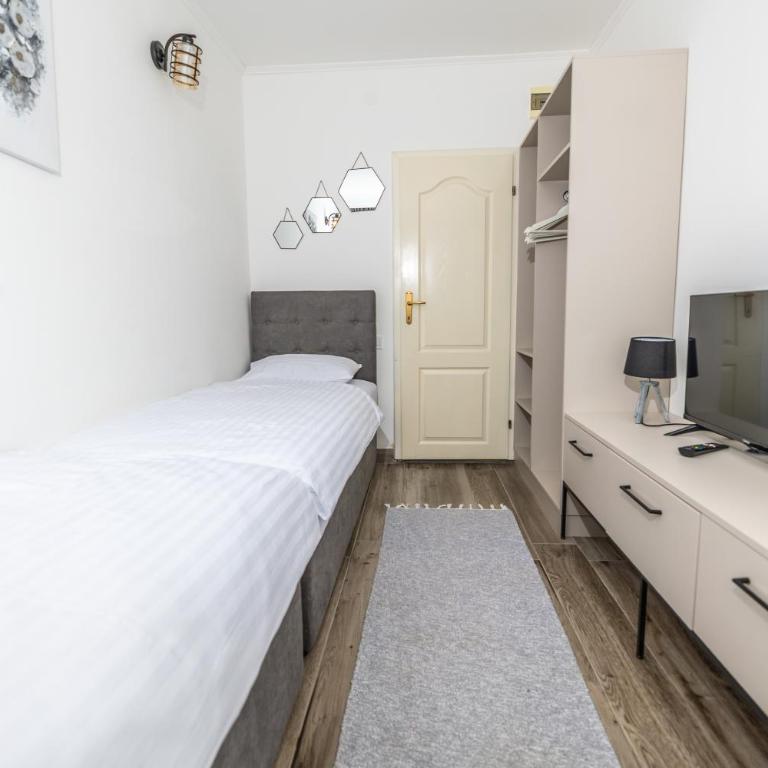 Apartments Irena - Twin Room - 5