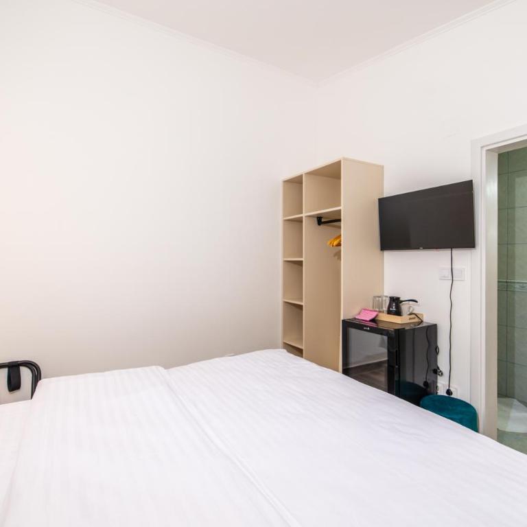 Apartments Irena - Standard Double Room - 8