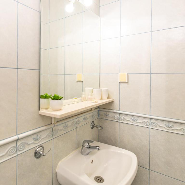 Apartments Irena - Standard Double Room - 7