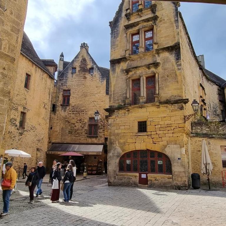 Le TOURNY-Studio cosy avec ascenseur- Sarlat - Coeur cité médiévale - One-Bedroom Apartment - 13