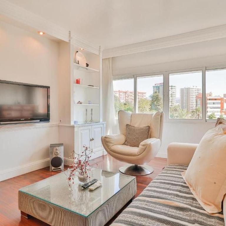 Big apartment, close to train station - Apartamento - 1