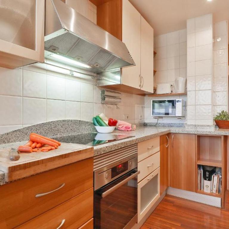 Big apartment, close to train station - Apartamento - 3