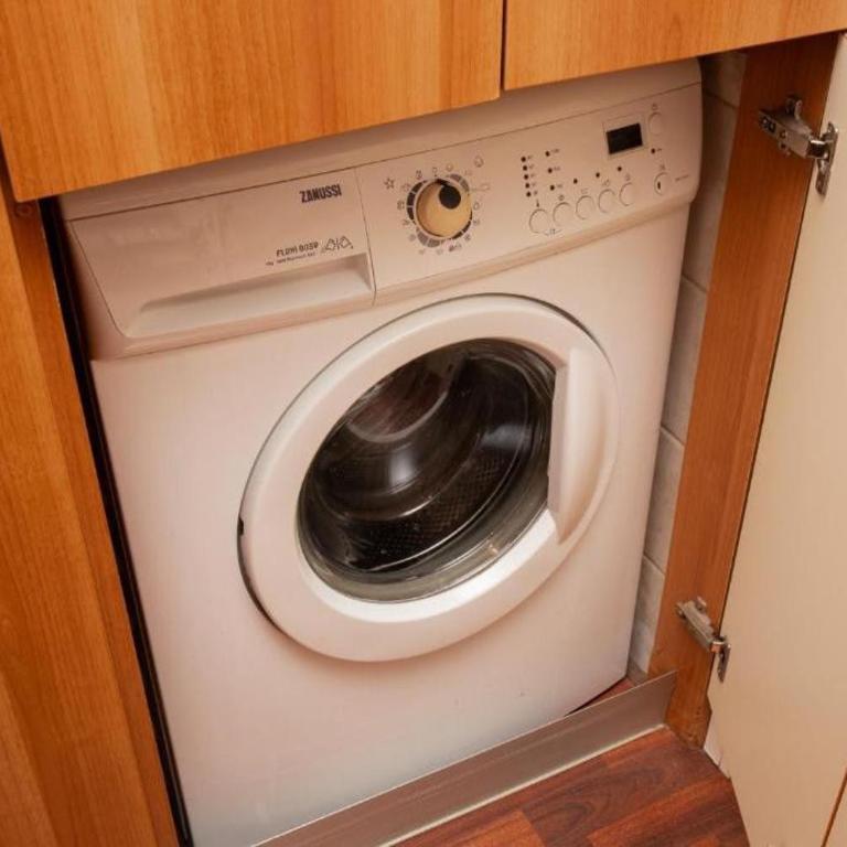 Big apartment, close to train station - Apartamento - 12