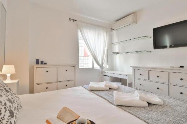 Big apartment, close to train station - Apartamento - 23