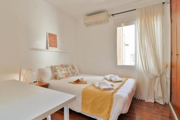 Big apartment, close to train station - Apartamento - 25
