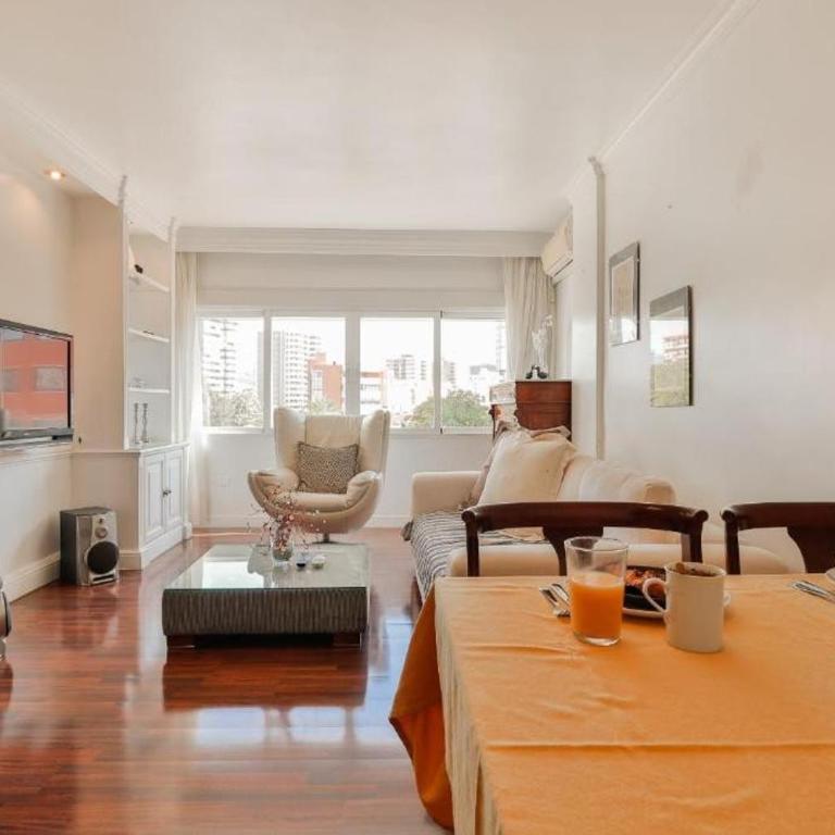 Big apartment, close to train station - Apartamento - 30