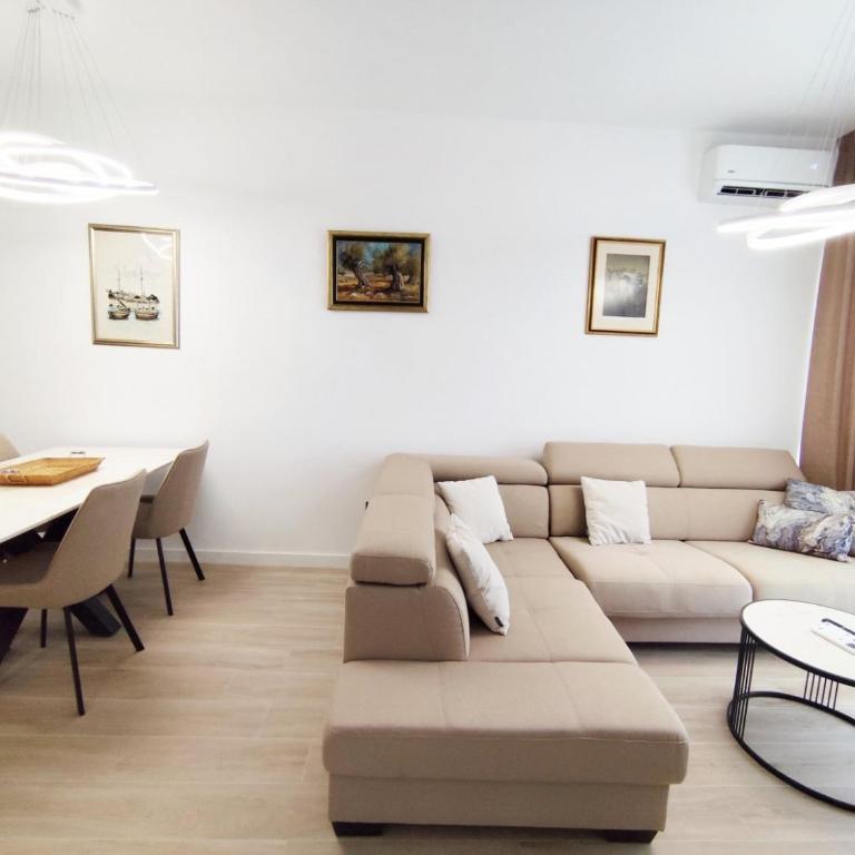 Azure Horizon - One-Bedroom Apartment - 9