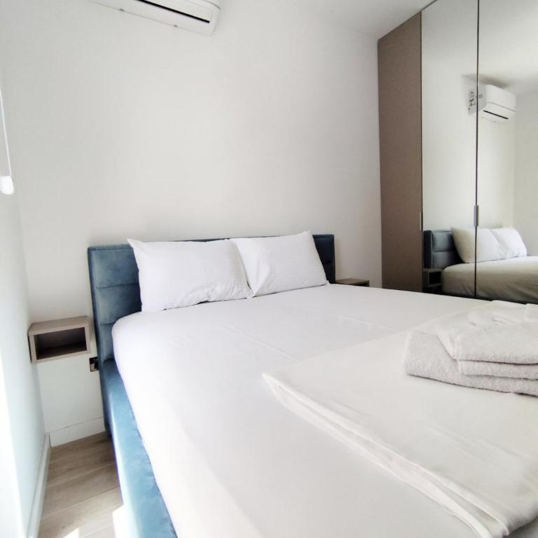 Azure Horizon - One-Bedroom Apartment - 10