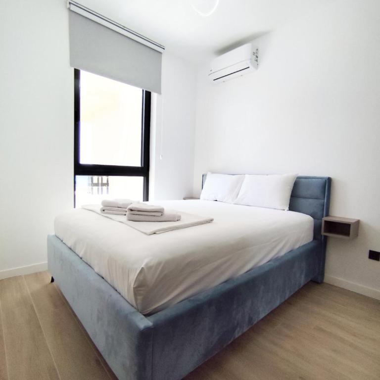 Azure Horizon - One-Bedroom Apartment - 12