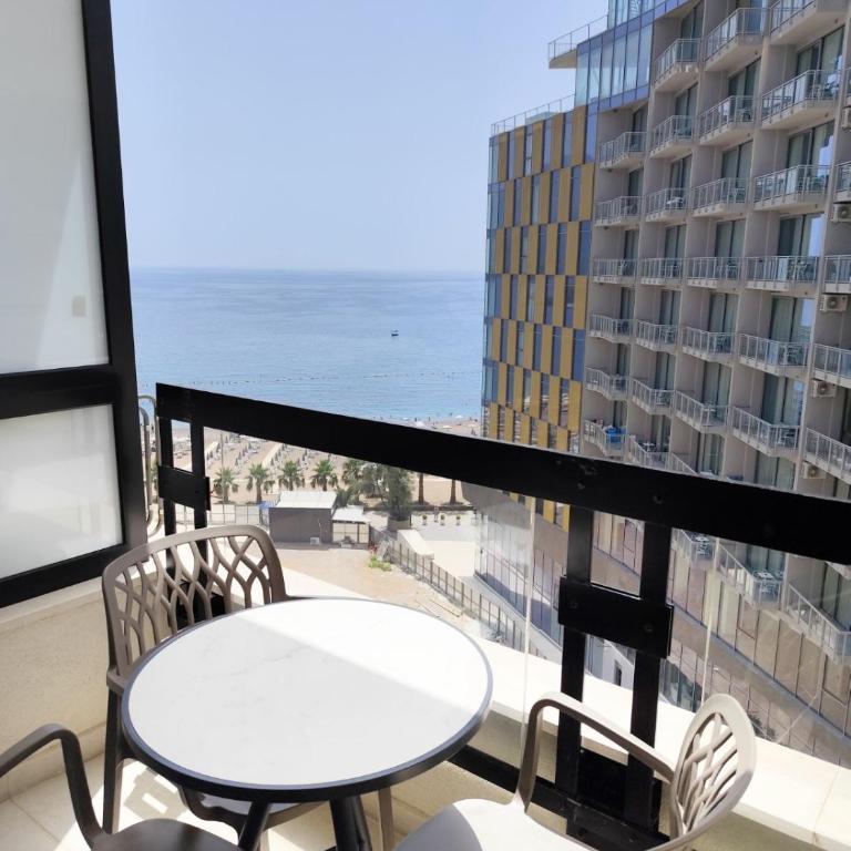 Azure Horizon - One-Bedroom Apartment - 13