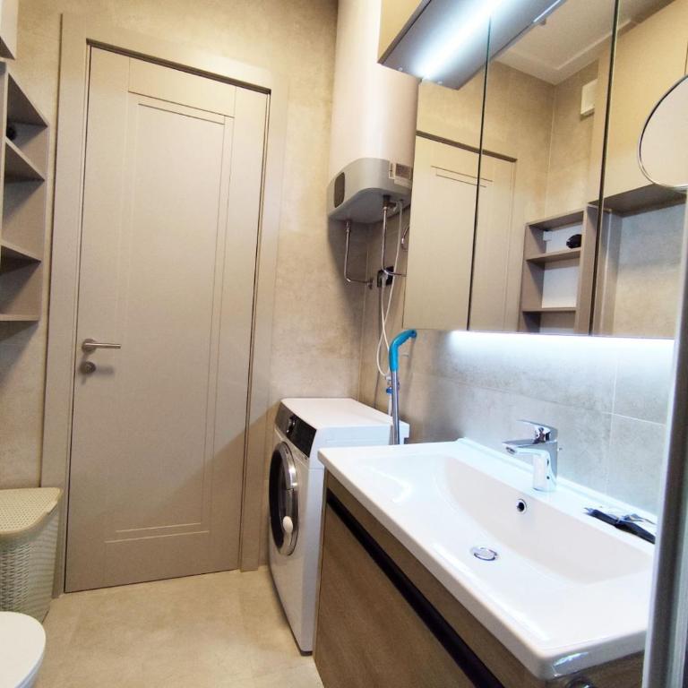 Azure Horizon - One-Bedroom Apartment - 14