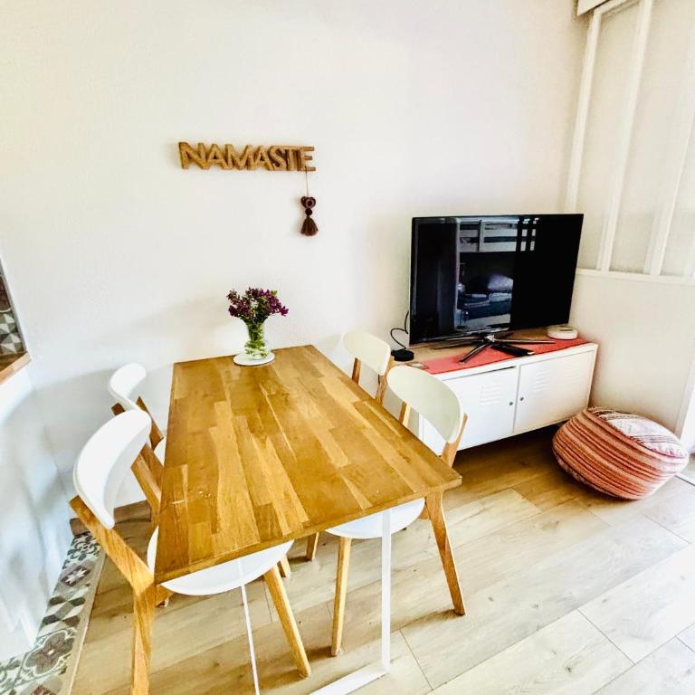 La petite Pinède Studio climatisé 400m de la plage - Studio - 5