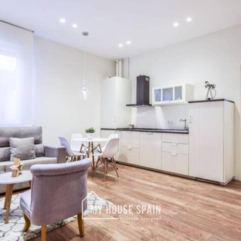 MyHouseSpain - Estrena apartamento en el centro de Madrid - Atocha - Apartment with Shower - 2