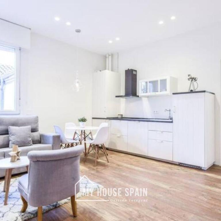 MyHouseSpain - Estrena apartamento en el centro de Madrid - Atocha - Apartment with Shower - 1