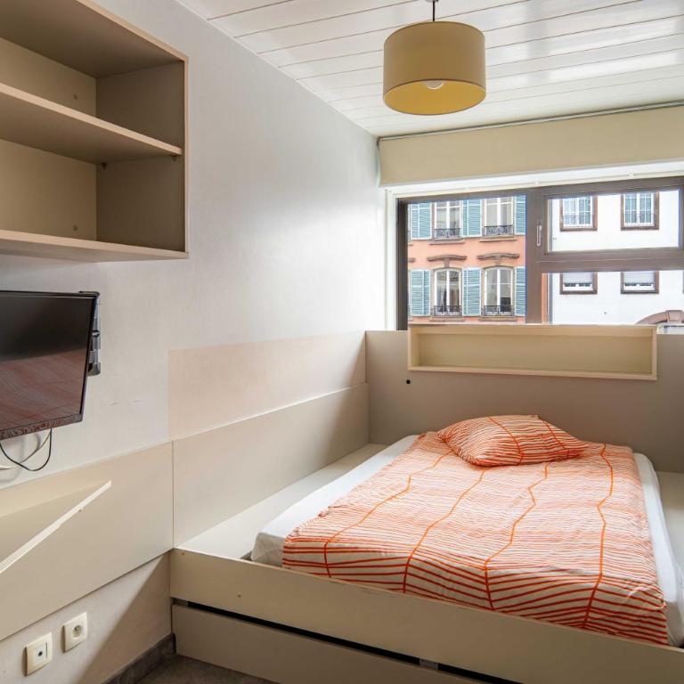 Cozy and Stylish with A-C in City Center! - Apartamento - 4