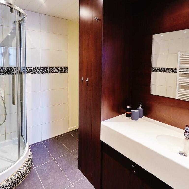 Cozy and Stylish with A-C in City Center! - Apartamento - 11