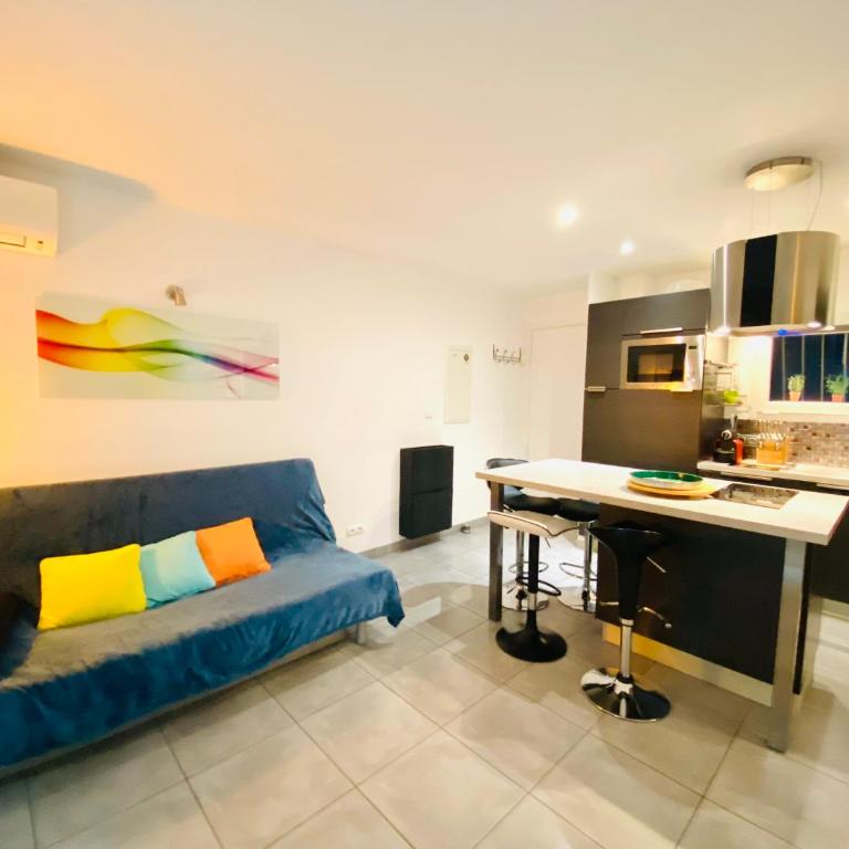 Appartement T2, 5mn à pied de la plage et du port de Sanary - One-Bedroom Apartment - 1