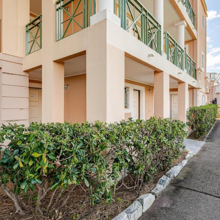 Apartment with Garden, Pool, Sea View and Parking - Appartement 1 Chambre - 33