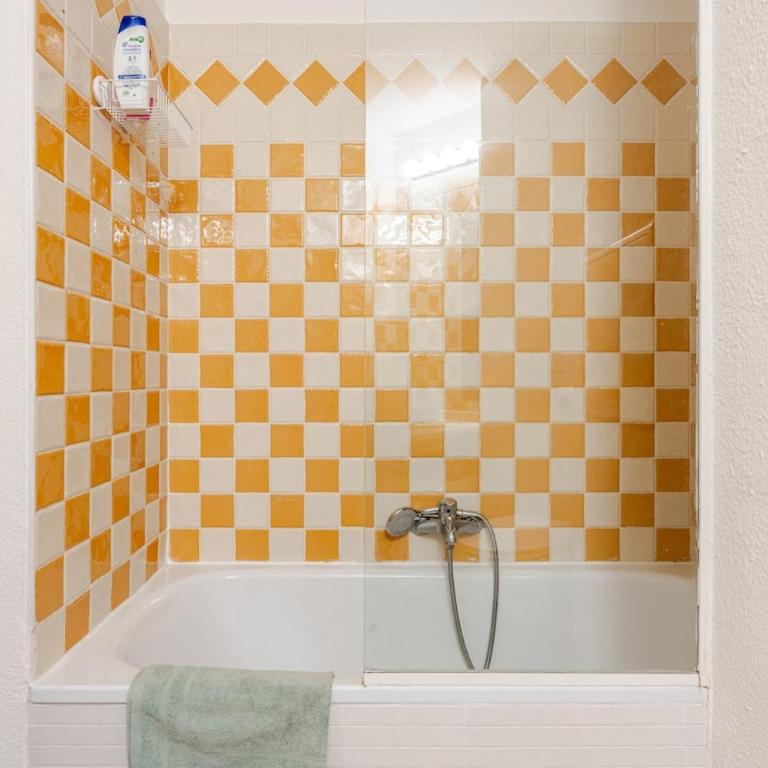 Apartment with Garden, Pool, Sea View and Parking - Appartement 1 Chambre - 20