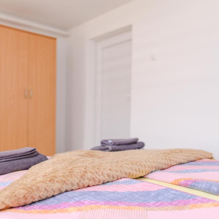 Smestaj STAI, u ulici Nikole Tesle 10, Sokobanja - Two-Bedroom Apartment with Garden View - 8