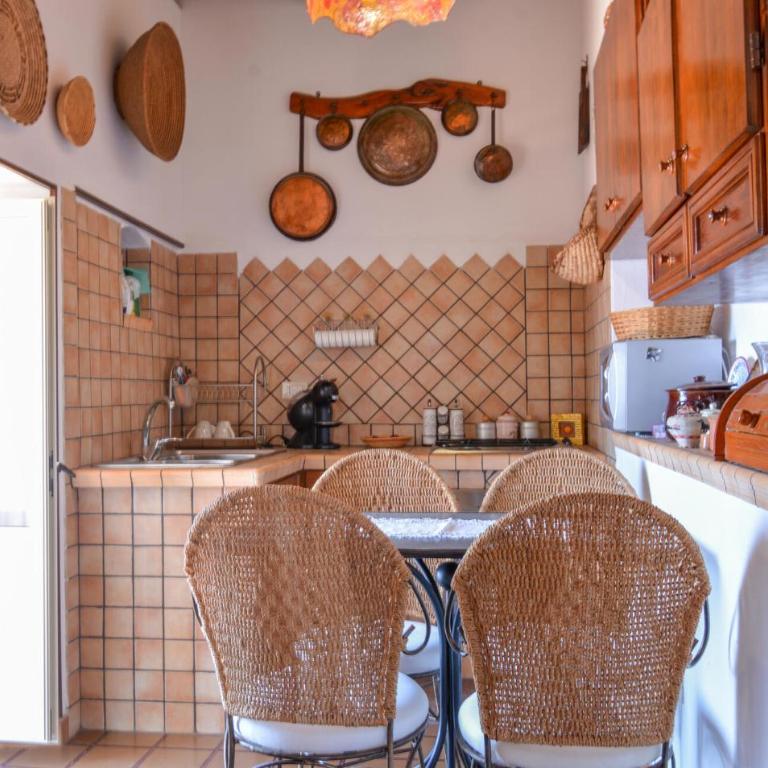 3 Bedroom Gorgeous Apartment In Castelsardo - Appartamento con 3 Camere da Letto - 9