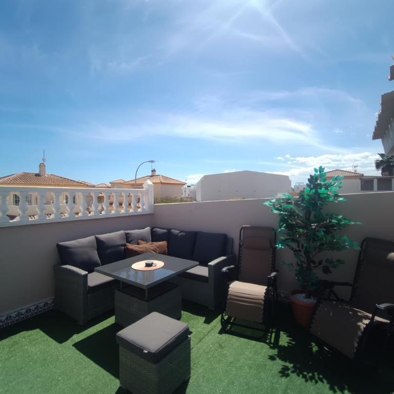 Charming Quadro-Pool-Roof Terrace-Los Altos-Torrevieja PMT04 - Three-Bedroom Apartment - 12