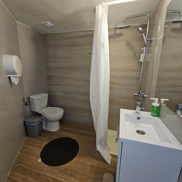Blue Mango Surf House Center ,cocina all inclusive - Habitación Doble con baño privado externo - 6