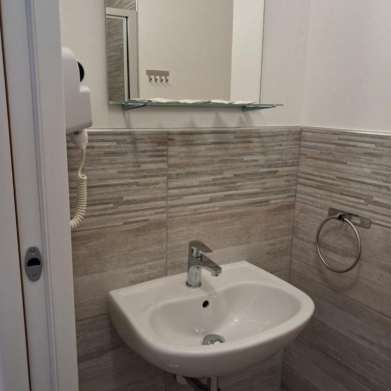 Albergo Conca d'Oro - Camera Tripla Standard - 4
