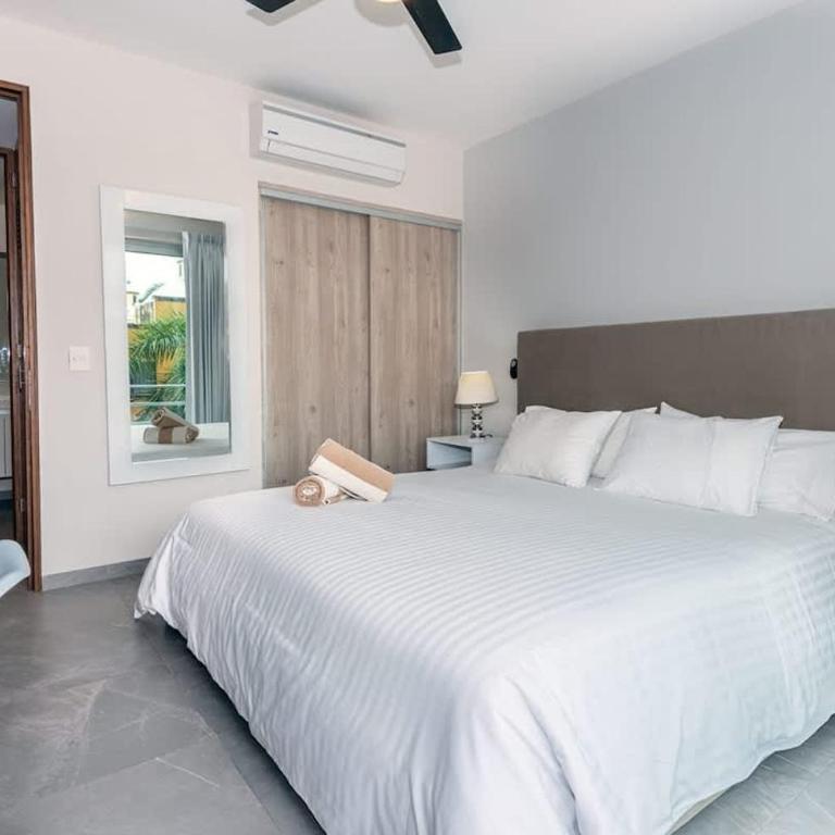 Luxury Condo 150MB 2 Bedroom Cine Gym Pool - Apartment - 13