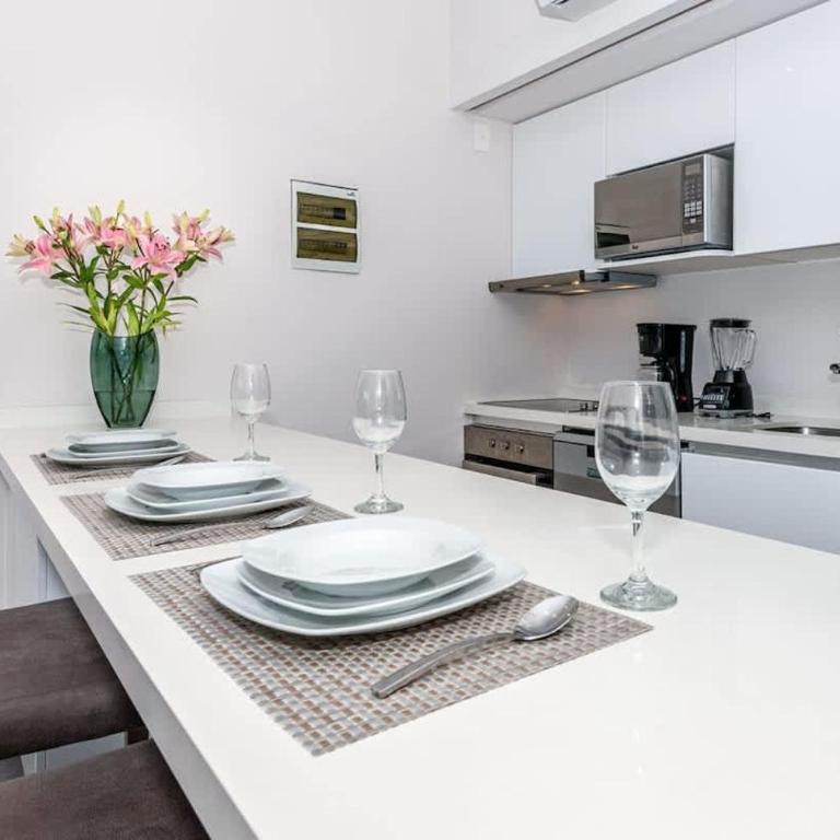 Luxury Condo 150MB 2 Bedroom Cine Gym Pool - Apartment - 17