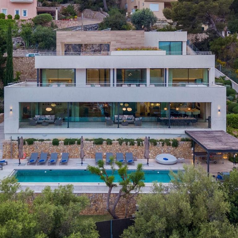 Villa Marvelo - Five-Bedroom Villa - 1