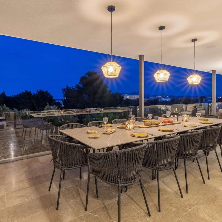 Villa Marvelo - Five-Bedroom Villa - 42