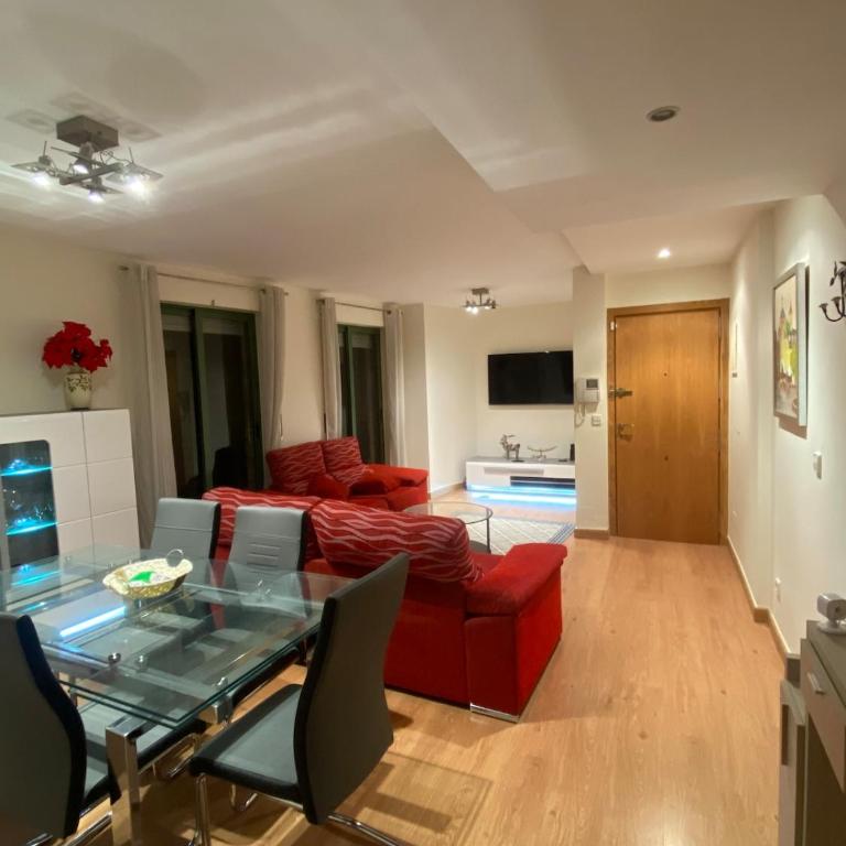 Las Flores - Three-Bedroom Apartment - 18
