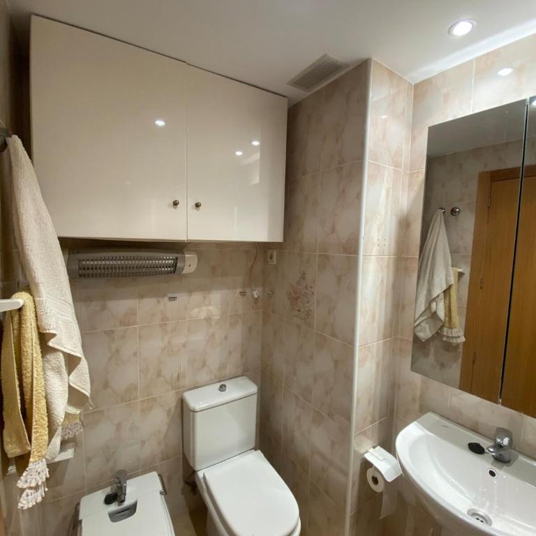Las Flores - Three-Bedroom Apartment - 21