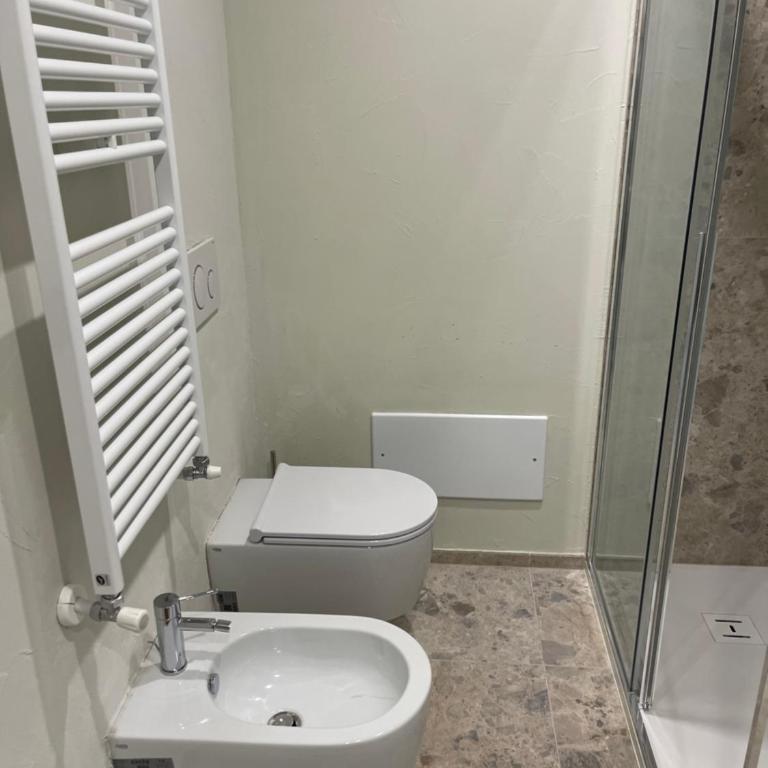 Glass & Charme - Central Suite - Appartamento con 2 Camere da Letto - 15