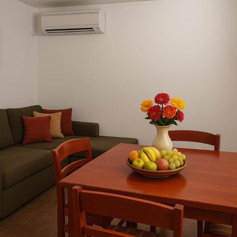 Apartments Villa Mirjana - Lux Apartment with 2 Rooms and Garden View - 2