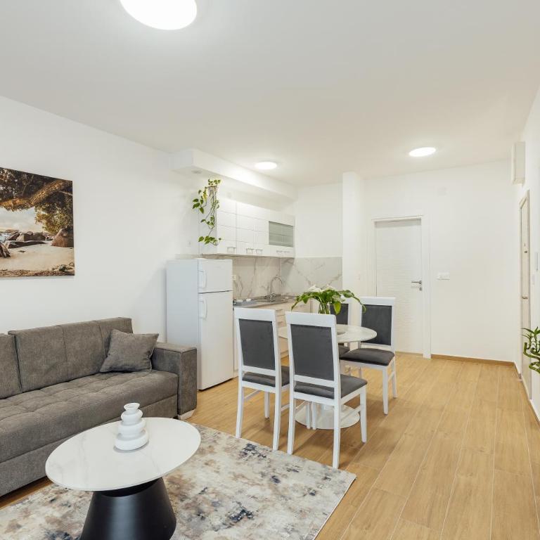 Apartments Ivo Herceg Novi - Two-Bedroom Apartment with Garden View - 3