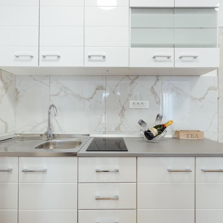 Apartments Ivo Herceg Novi - One-Bedroom Apartment with Balcony and Sea View - 14