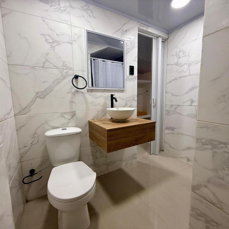 Casa Fama - Habitación Cuádruple Clásica - 4