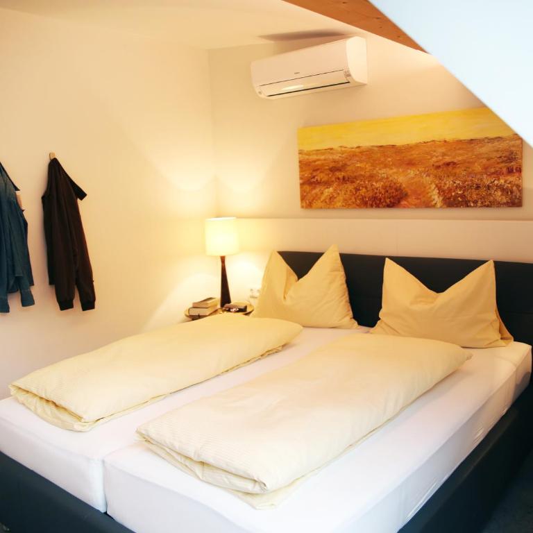 SEE & THE CITY apartments - One-Bedroom Apartment with Balcony and Mountain View - 7