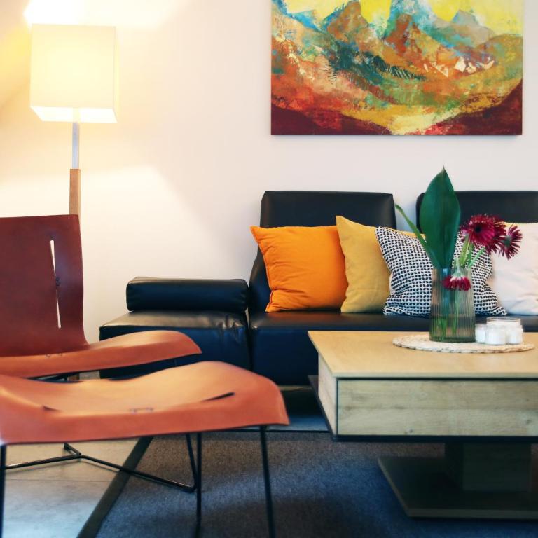 SEE & THE CITY apartments - One-Bedroom Apartment with Balcony and Mountain View - 12