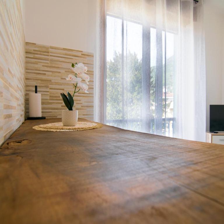 500 m dal lago! Il nido di Salò con Piscina - Appartamento con 1 Camera da Letto - 20