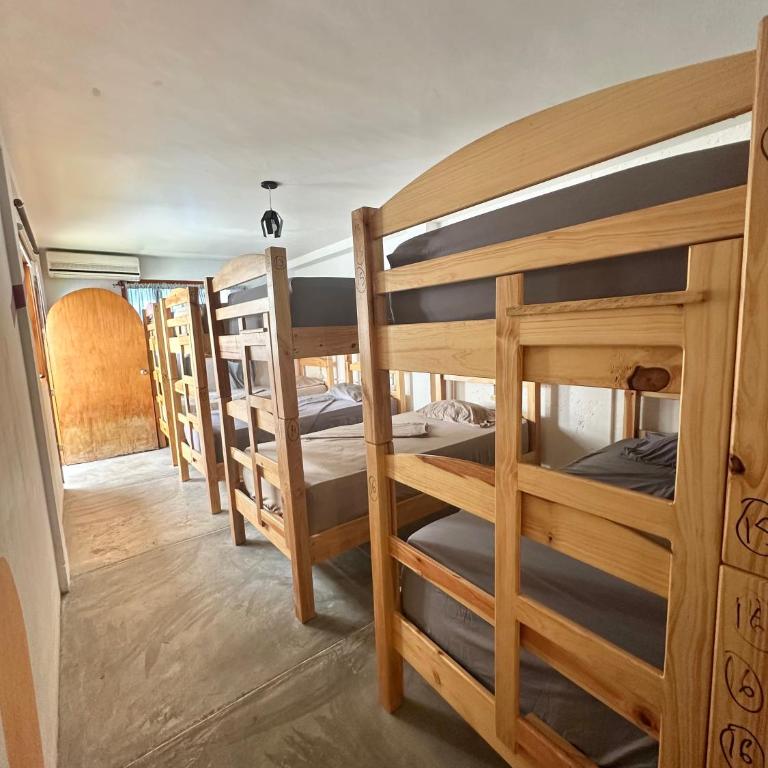 El Sofá Caracas - Bed in 8-Bed Mixed Dormitory Room - 2