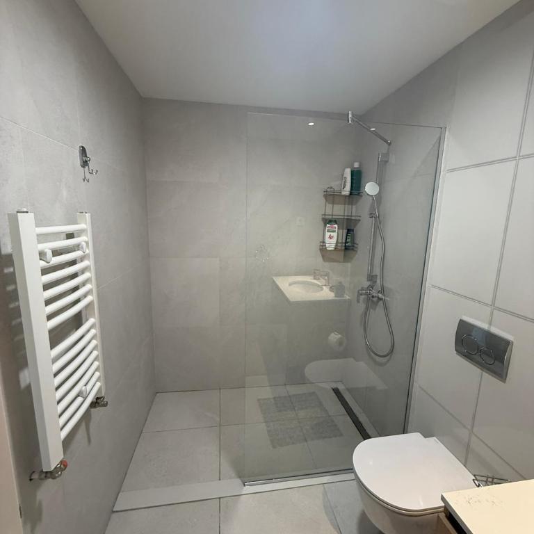 Q4 Comfort Apartment - Two-Bedroom Apartment - 11