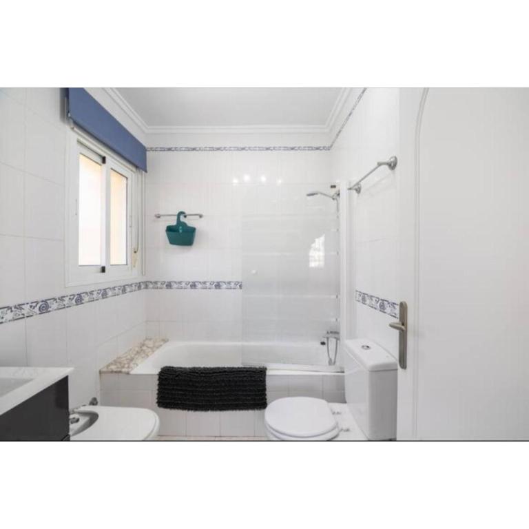 Ciudad Quesada Stunning Heated Pool Private Luxury Villa with Spa Sleeps 14 - Villa - 19