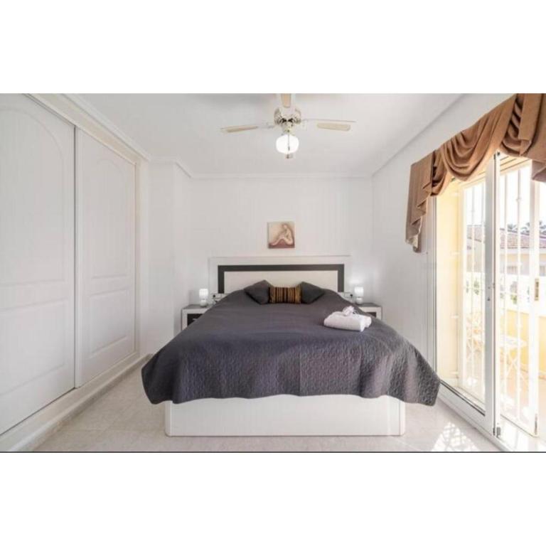 Ciudad Quesada Stunning Heated Pool Private Luxury Villa with Spa Sleeps 14 - Villa - 24