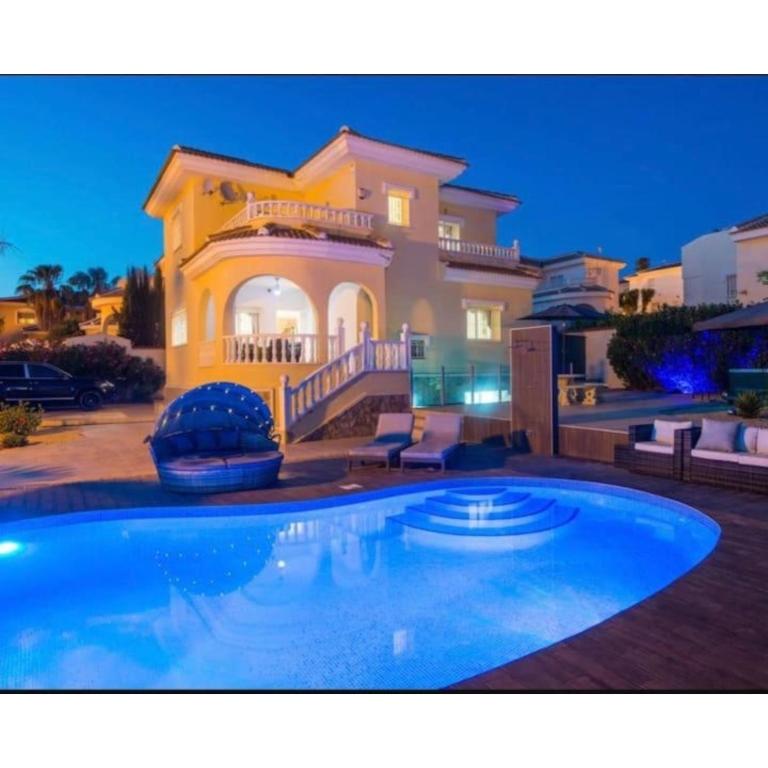 Ciudad Quesada Stunning Heated Pool Private Luxury Villa with Spa Sleeps 14 - Villa - 43