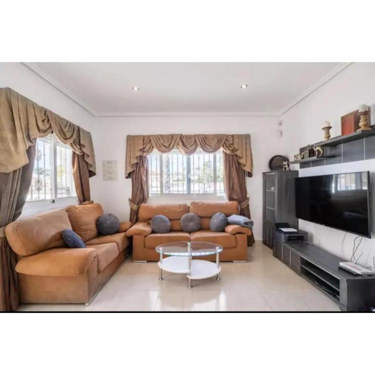 Ciudad Quesada Stunning Heated Pool Private Luxury Villa with Spa Sleeps 14 - Villa - 50