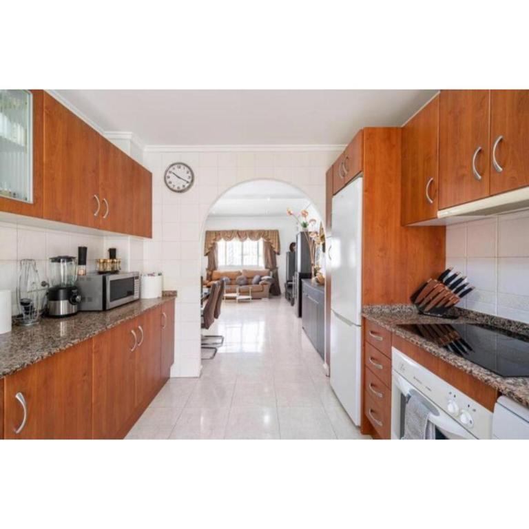 Ciudad Quesada Stunning Heated Pool Private Luxury Villa with Spa Sleeps 14 - Villa - 60