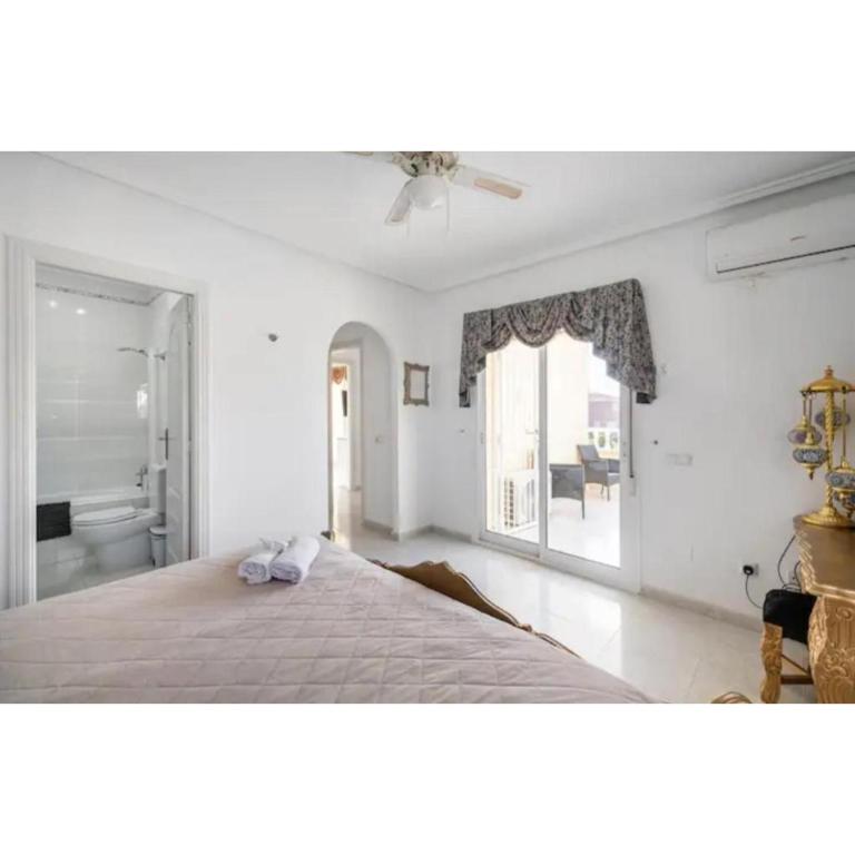 Ciudad Quesada Stunning Heated Pool Private Luxury Villa with Spa Sleeps 14 - Villa - 53